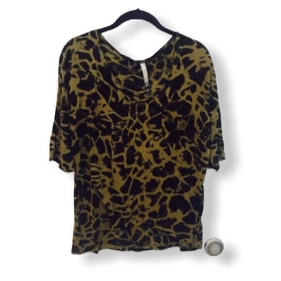 Kensie SZ M Extra soft 3/4 sleeve top - Picture 1 of 4